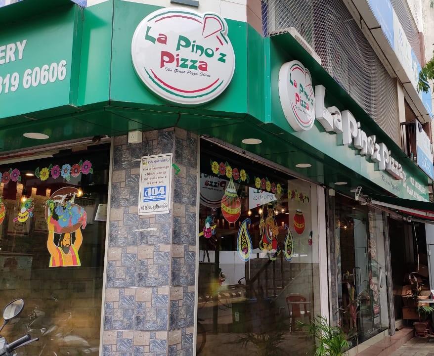 janmashtami special decoration at pizza shop